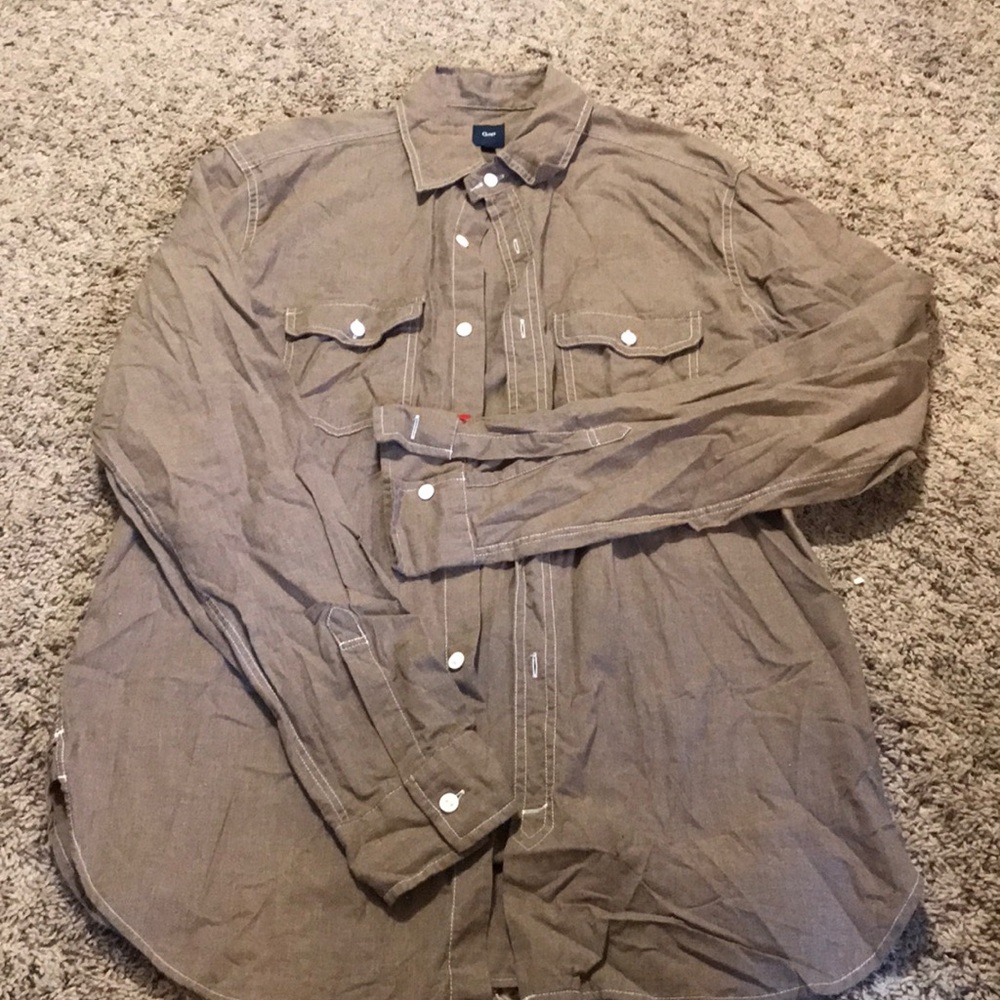 Gap button down